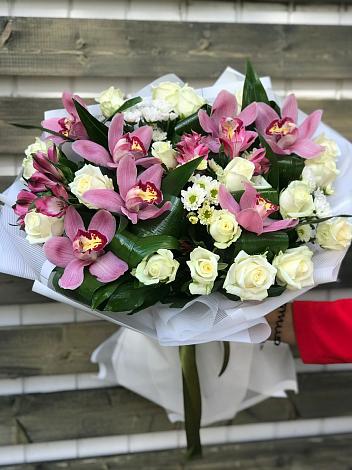 Букет цветов из: Розы и Хризантемы в Большое Полпино