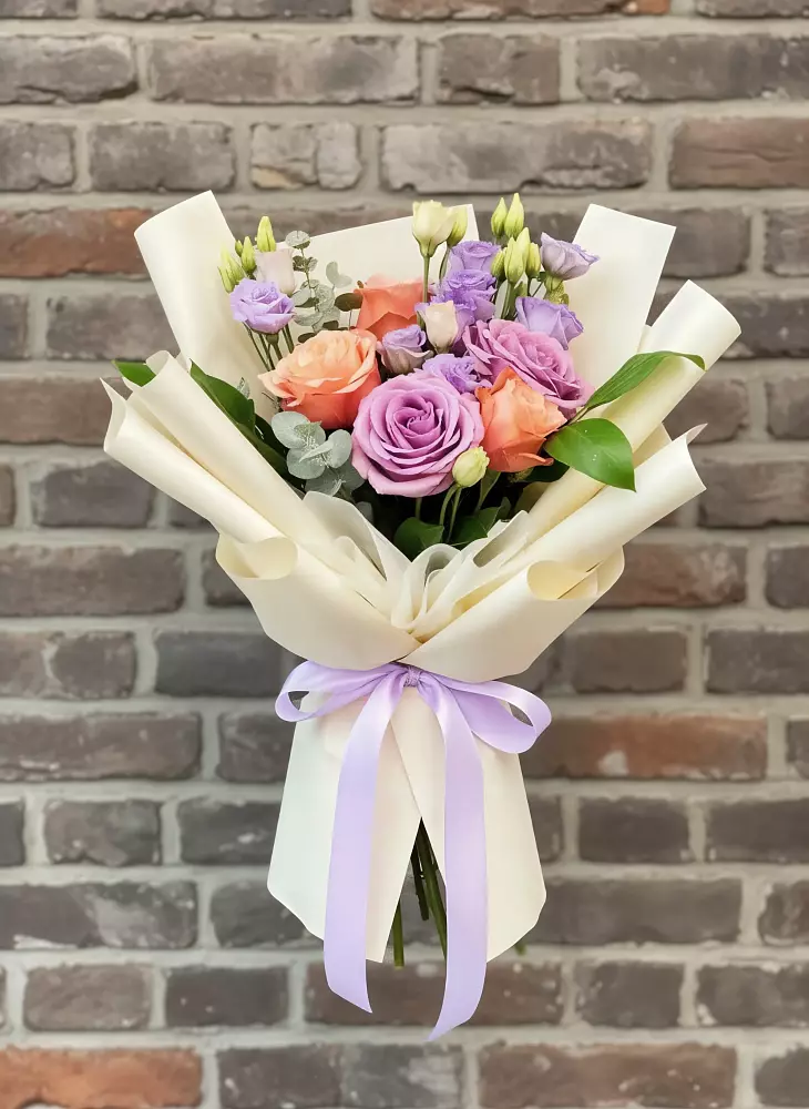 Букет цветов из: Лизиантусы и Розы в Большое Полпино