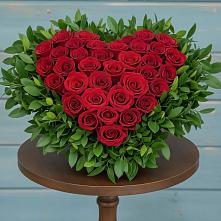 Цветочная композиция из Розы в виде сердца в Большое Полпино