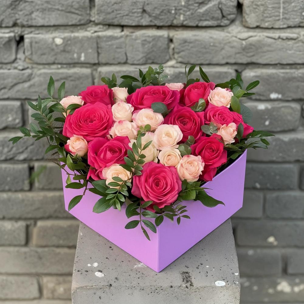 Цветочная композиция из Розы в коробке в Большое Полпино