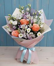 Букет цветов из:  Лизиантусы, Розы, Альстромерии и Гипсофила в Большое Полпино