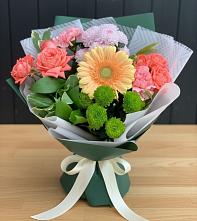 Букет цветов из:  Гвоздики, Розы, Герберы и Хризантемы в Большое Полпино