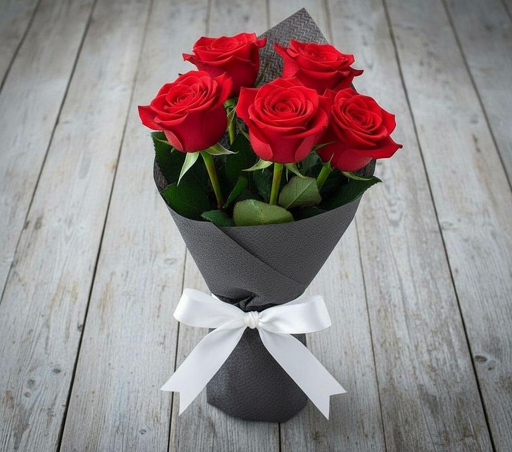Букет 5 Красных роз Эдлесс Лав в Большое Полпино