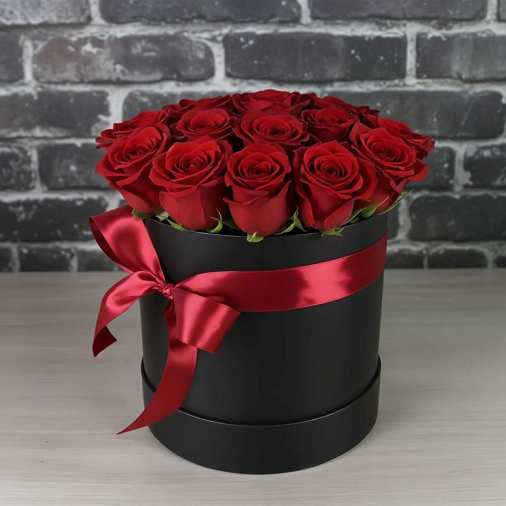 Цветочная композиция из Розы в шляпной коробке в Большое Полпино