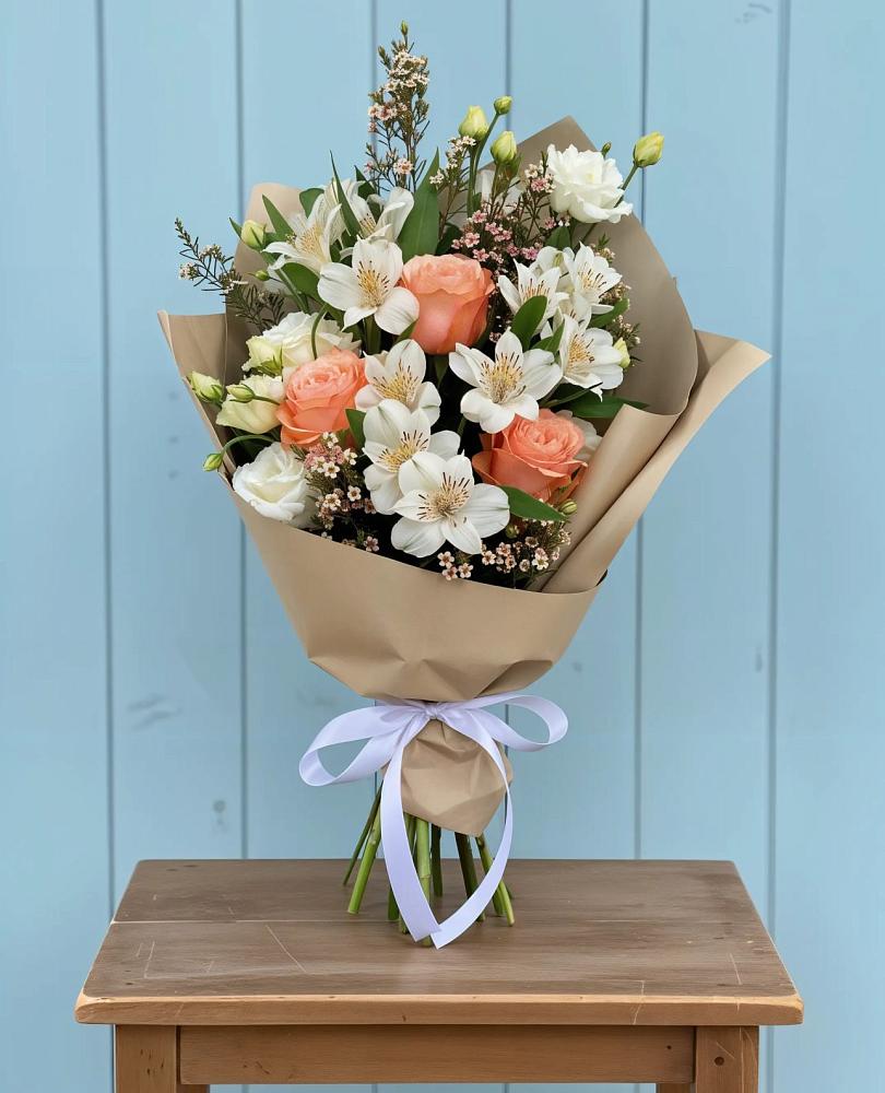 Букет цветов из: Альстромерии, Лизиантусы, Розы и Хризантемы в Большое Полпино