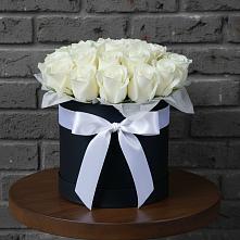 Цветочная композиция из Розы в шляпной коробке в Большое Полпино